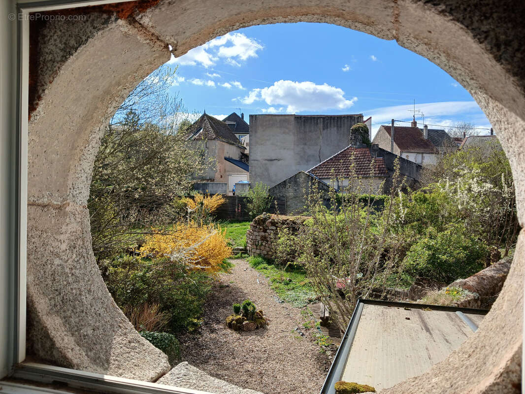 Maison à LORMES