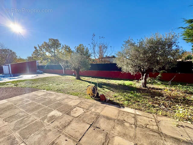 Maison à SAINT-CEZAIRE-SUR-SIAGNE