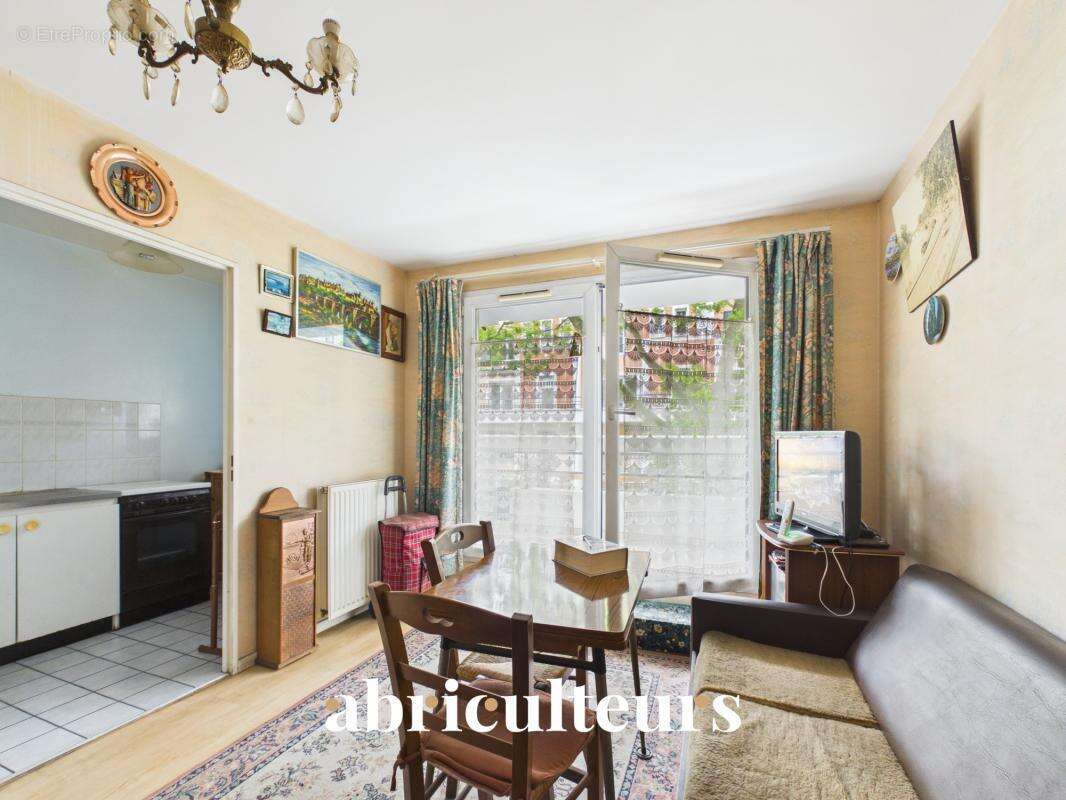Appartement à VILLENEUVE-LA-GARENNE