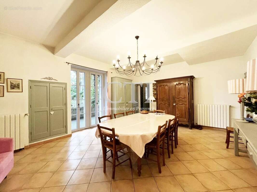 Maison à VAISON-LA-ROMAINE