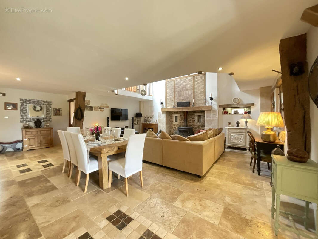 Maison à FESTALEMPS