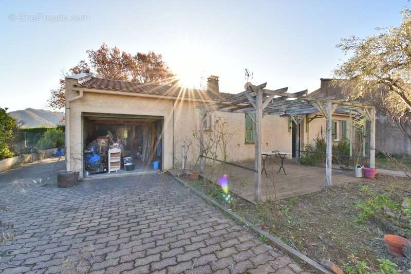 Maison à CHATEAU-ARNOUX-SAINT-AUBAN