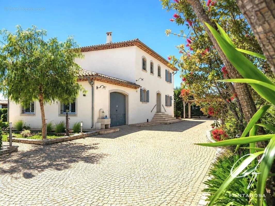 Villa d’Exception au Muy ! Piscine, Pool House & Prestations Haut de Gamme - photo 18