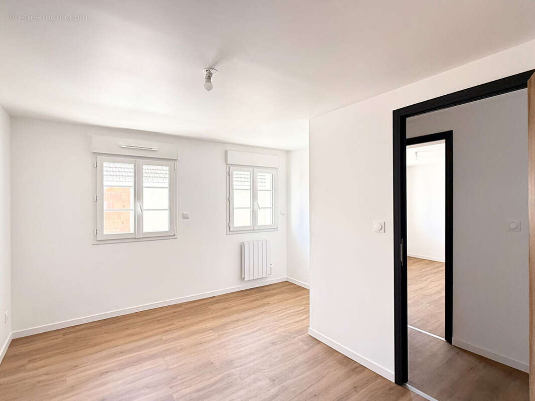 Maison de village 100 m2 renovee integralement - photo 5