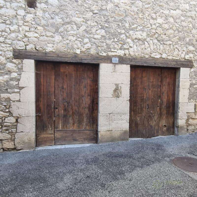 Commerce 160 m² à Sisteron  - photo 2