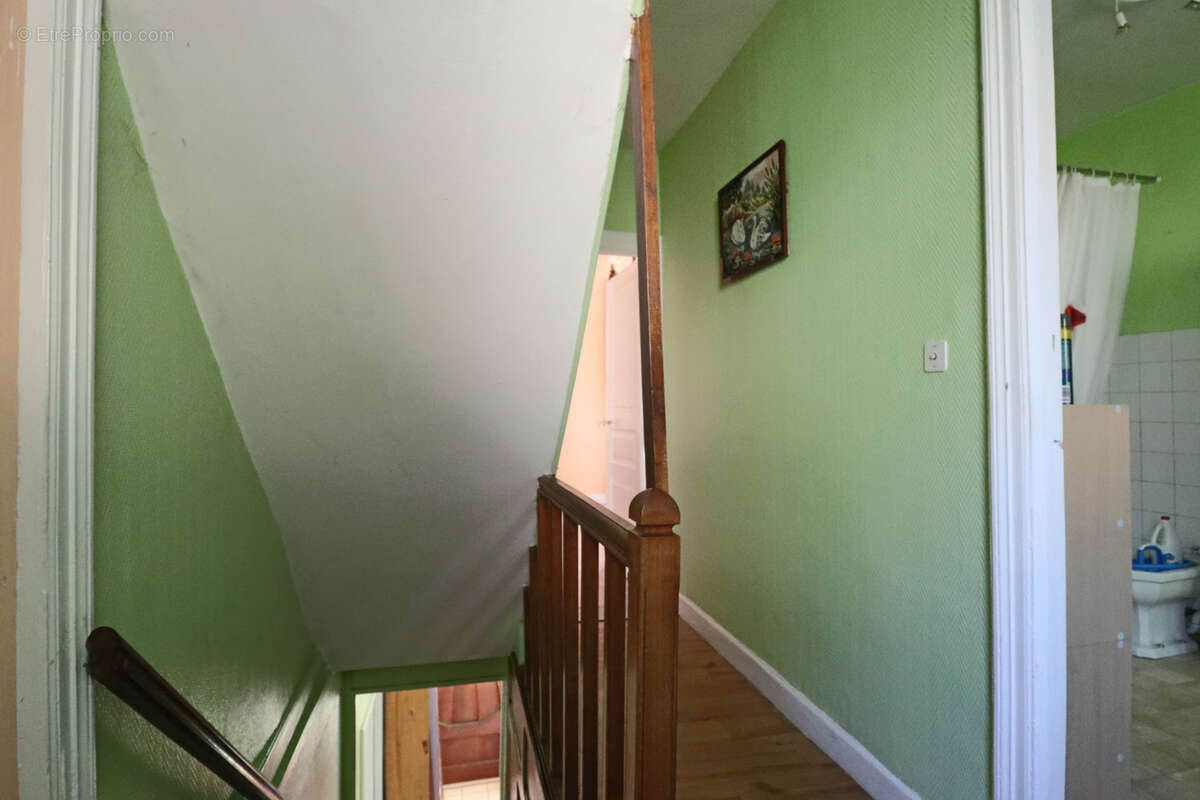 Maison à SAINT-SAUVES-D&#039;AUVERGNE