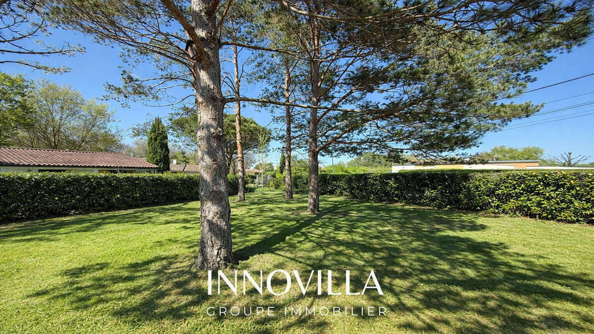 Terrain à LABASTIDE-SAINT-SERNIN