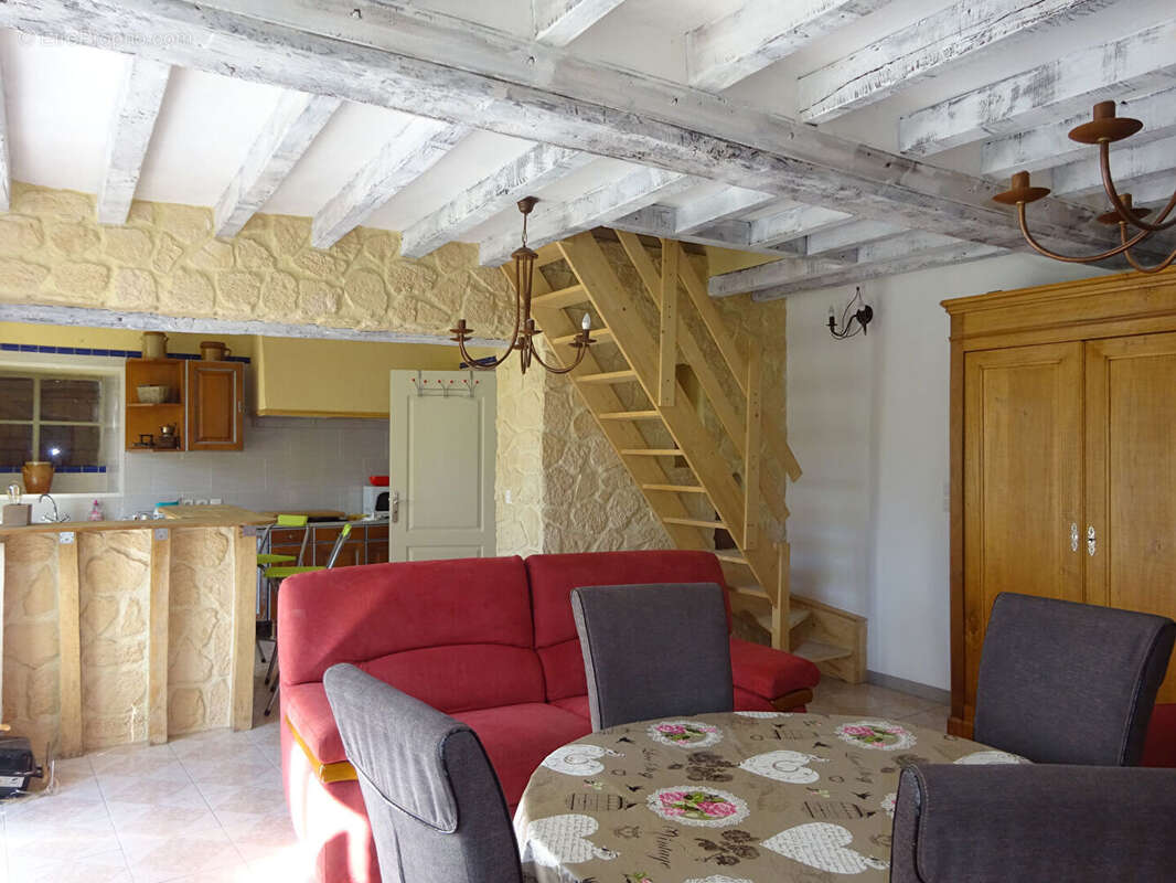 Maison à GREEZ-SUR-ROC