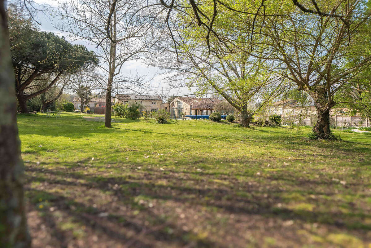 Maison à FARGUES-SAINT-HILAIRE