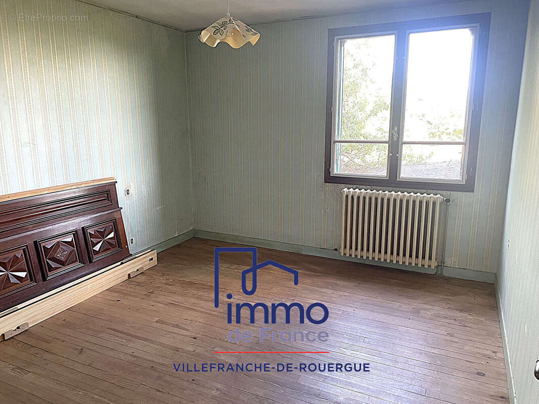 Maison 126 m2 + dépendances sur terrain de 8617m². - photo 9
