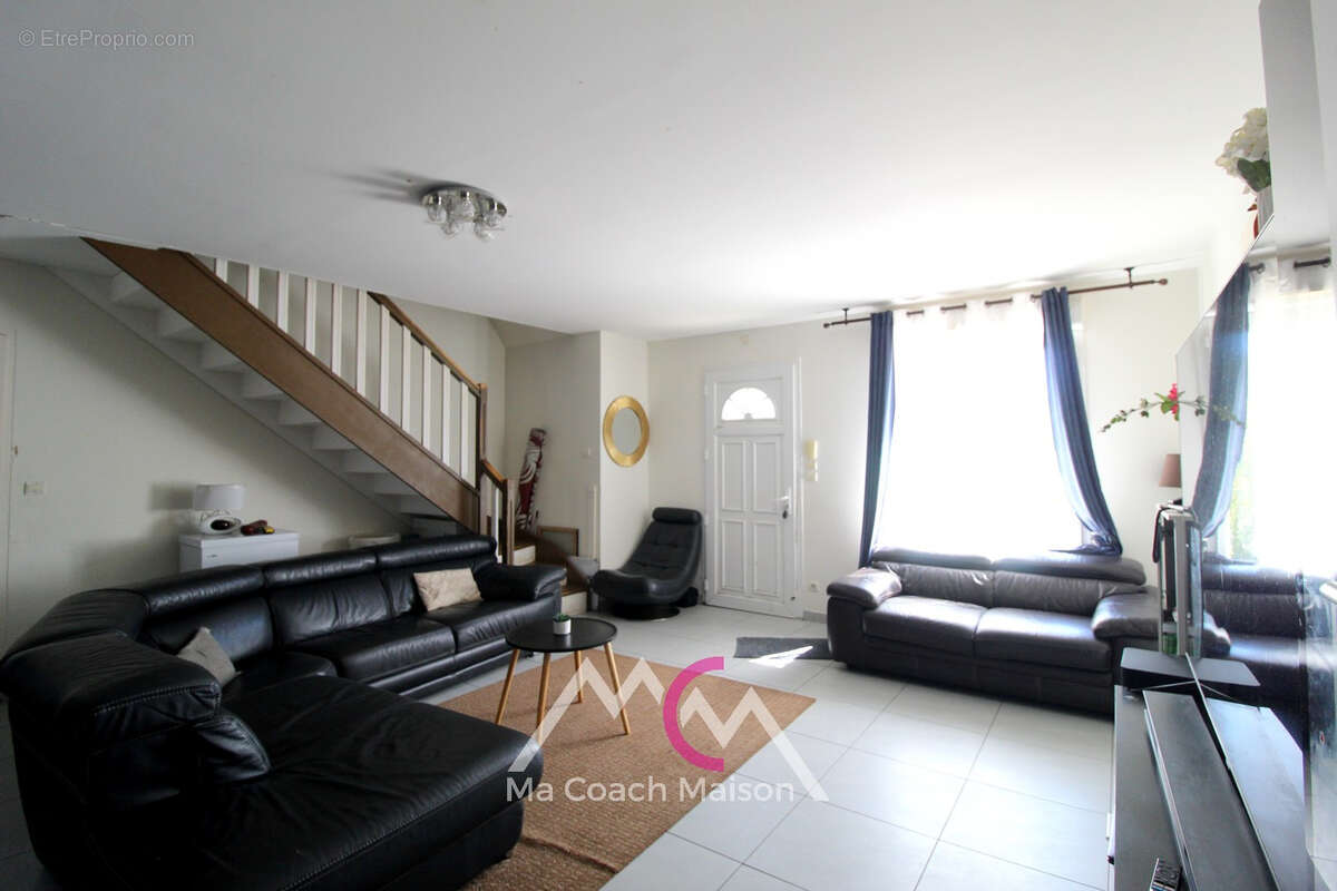 SAINTE-ANNE-SUR-BRIVET proche centre ville, maison avec vie de plain-pied d'environ 117 m2 - photo 4