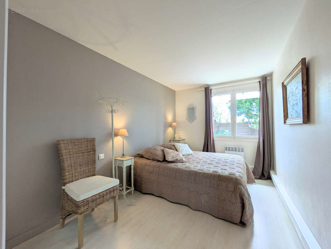 Appartement à SIX-FOURS-LES-PLAGES