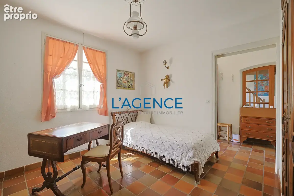 Hyeres maison de plain pied + petit etage avec tropezienne - photo 8
