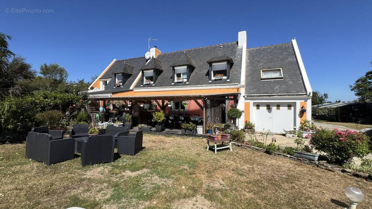 Maison à LOCMARIA