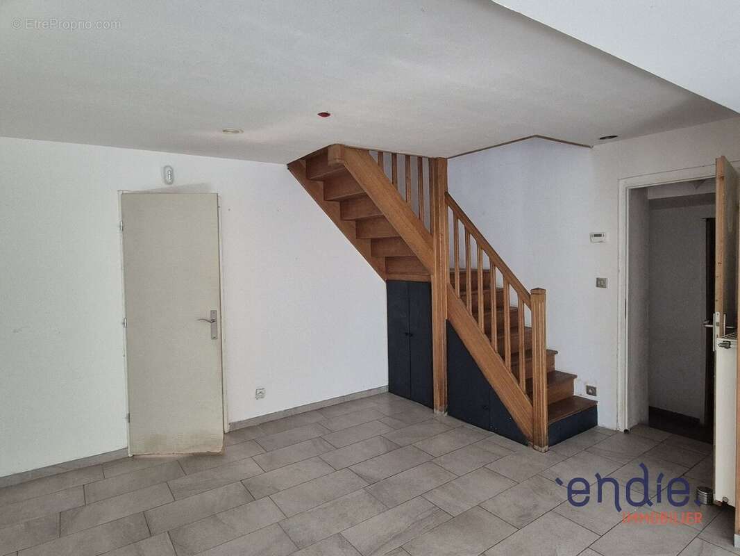 Maison à LA GUERCHE-SUR-L'AUBOIS