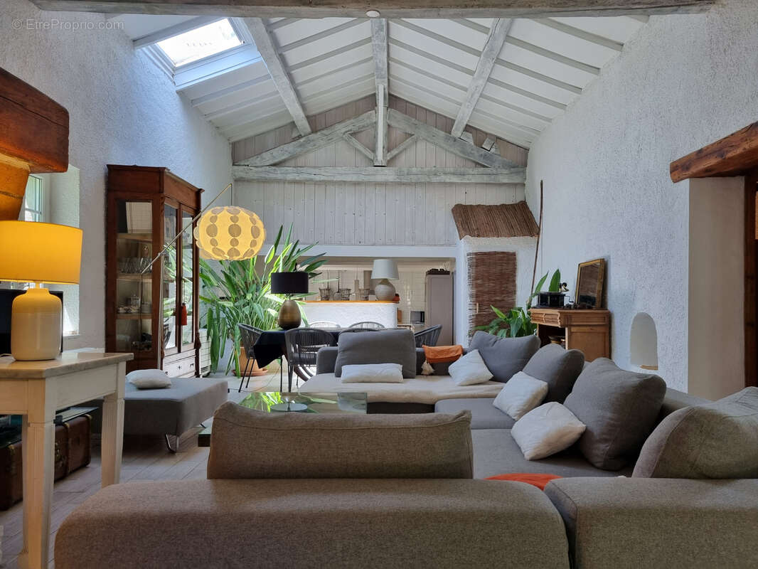 Le trésor caché: Belle propriété aux portes de Gruissan, un bien d'exception avec 24 690m2 de terrain! - photo 2