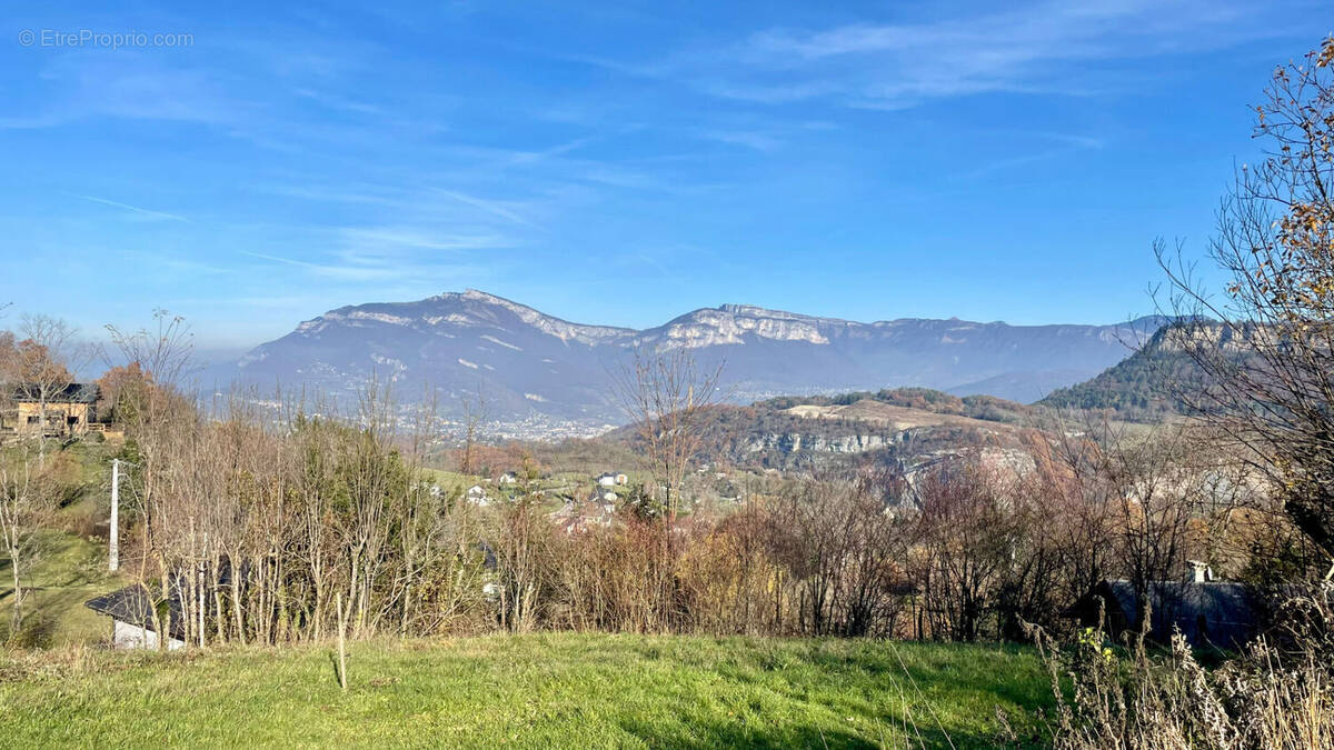 Terrain à MONTAGNOLE