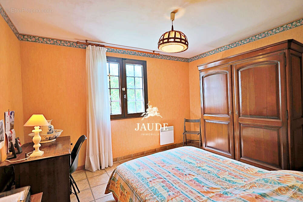 Maison à MIREFLEURS