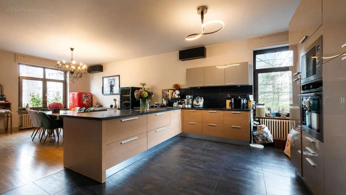 Maison de 9 pièces de 243 m² à Thionville - photo 7