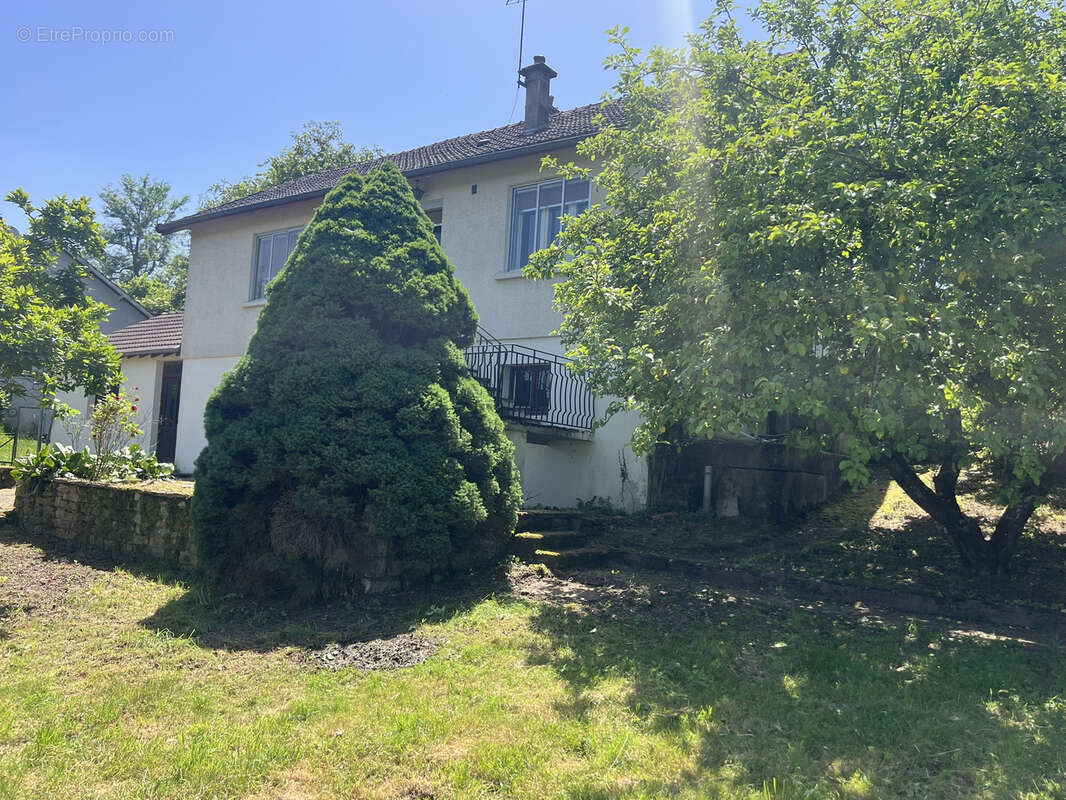 Maison à CHAROLLES