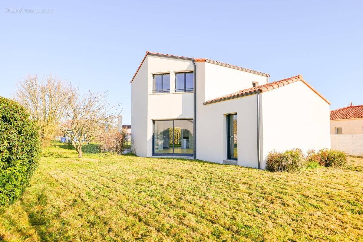 Maison à REMOUILLE