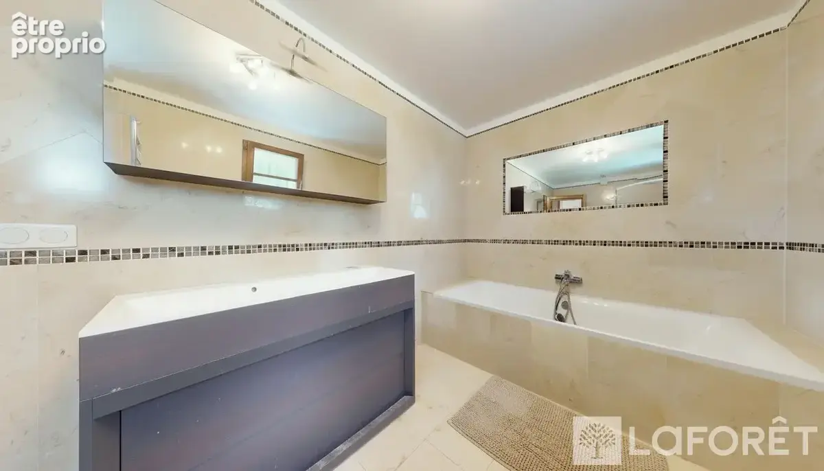 Maison Saint Aygulf 8 pièce(s) 250 m2 - photo 11