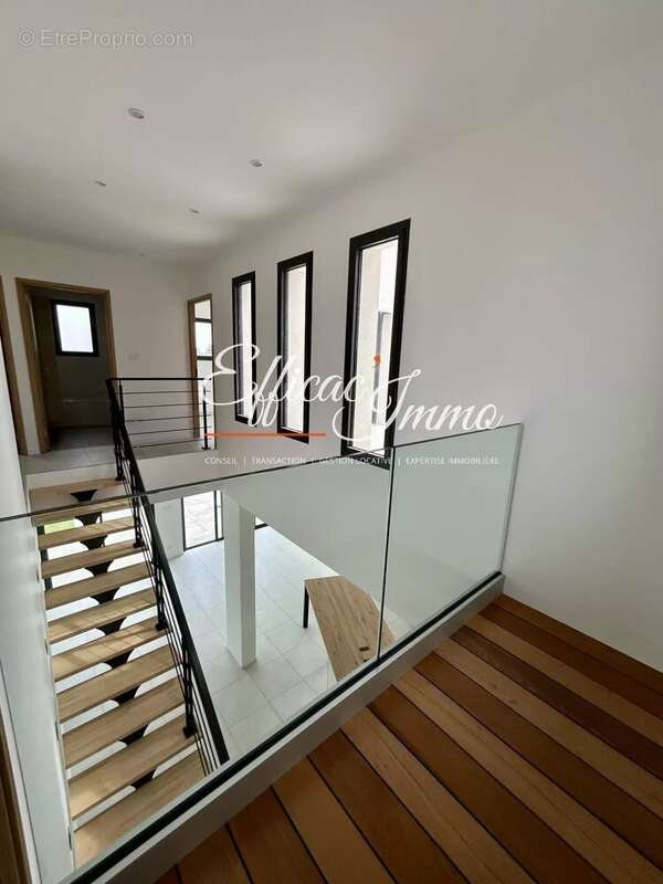 Magnifique villa 3 faces avec piscine et garage - photo 11