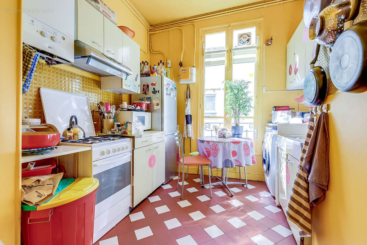 Appartement à PARIS-14E
