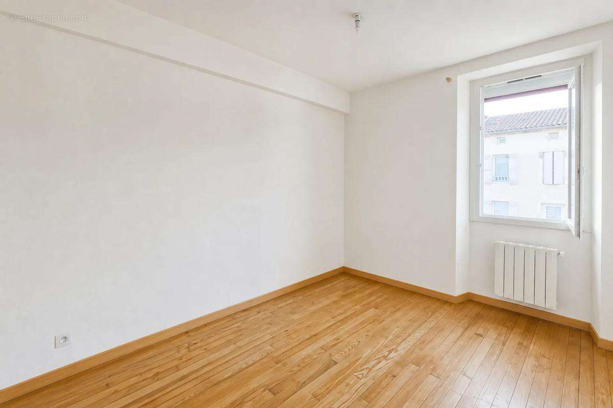 Maison 6 pièces 113 m² à Roquefort, charme ancien - photo 13