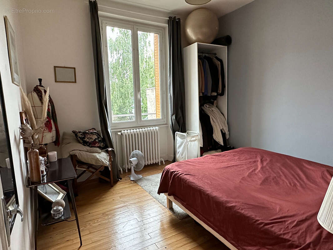 CLERMONT FERRAND, Immeuble 12 pièce(s) 253 m2, rapport 23300€/an, jardin, garages, balcon 491000€ FAI - photo 18