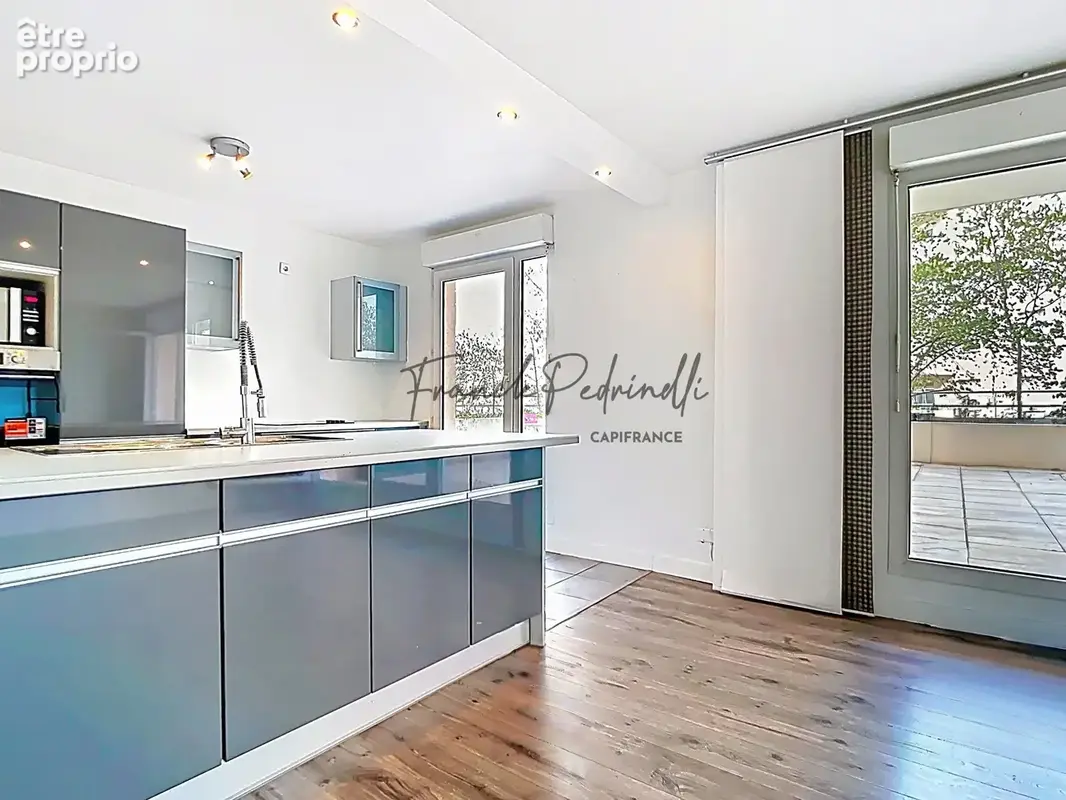 Beau T3 72 m²  VILLEURBANNE (69) CHARPENNES – Place Charles Hernu avec terrasse 75 m² - photo 20