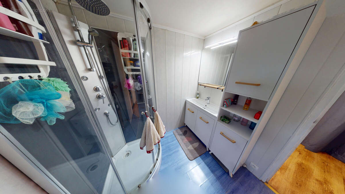 Maison à DECAZEVILLE