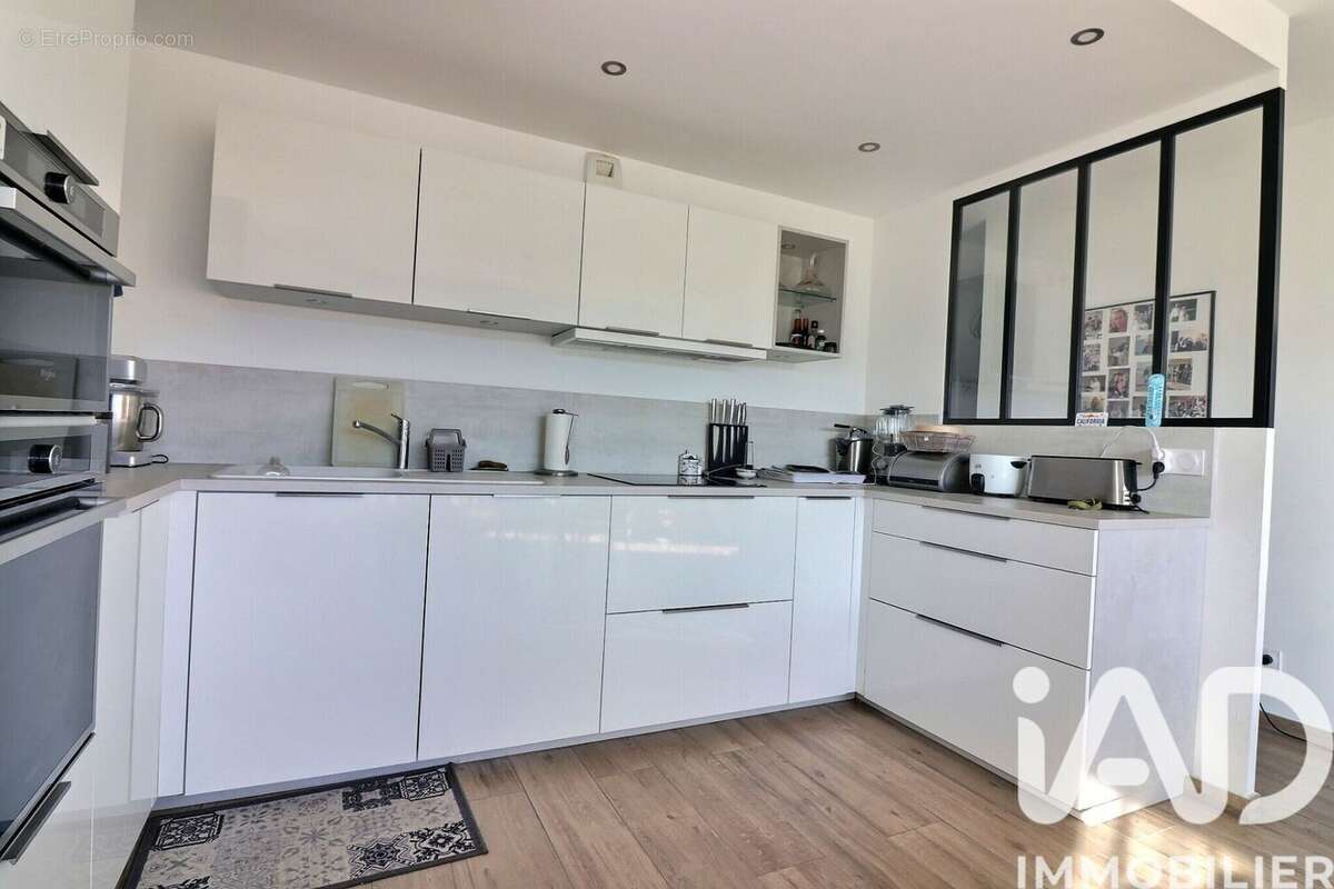 Appartement 90 m² à Cuges-Les-Pins  - photo 7