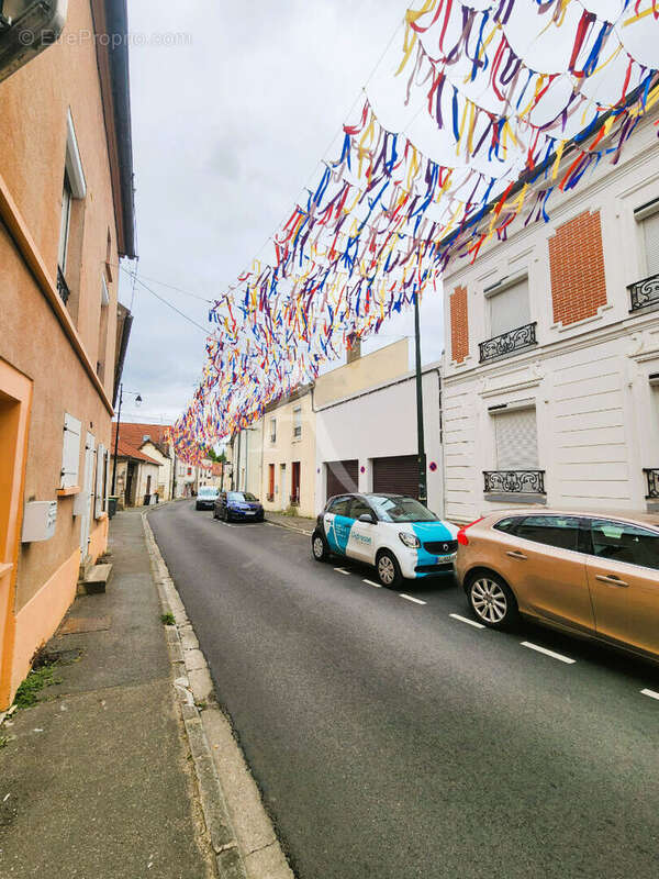Appartement à SAULX-LES-CHARTREUX