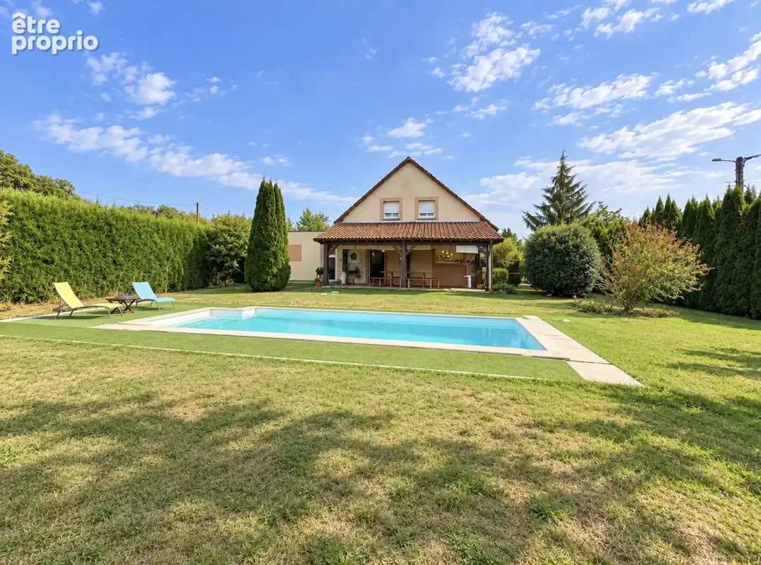 EN exclusivité:  Belle maison familiale avec piscine sur un terrain de 1 187 m2 - photo 2