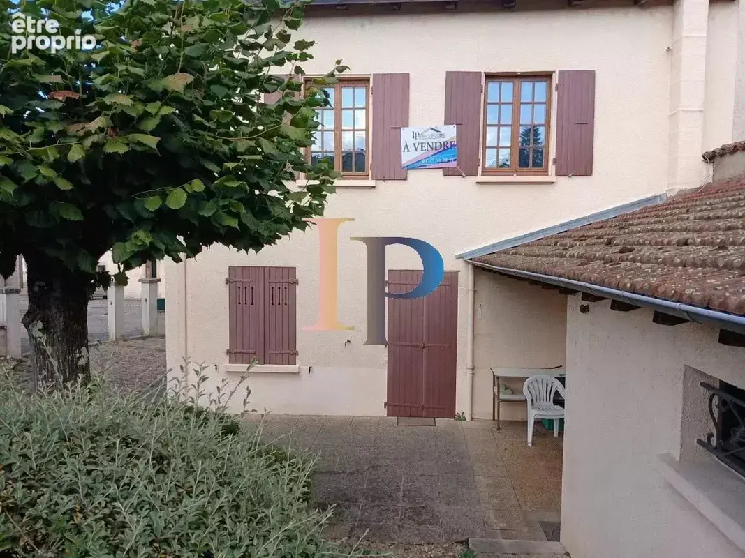Maison 5 pièces 107 m² à vendre à Charlieu (42190) - photo 3