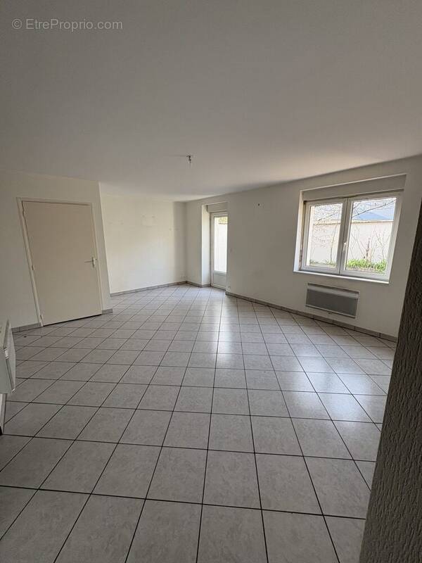 Appartement à LA CHAPELLE-SAINT-MESMIN
