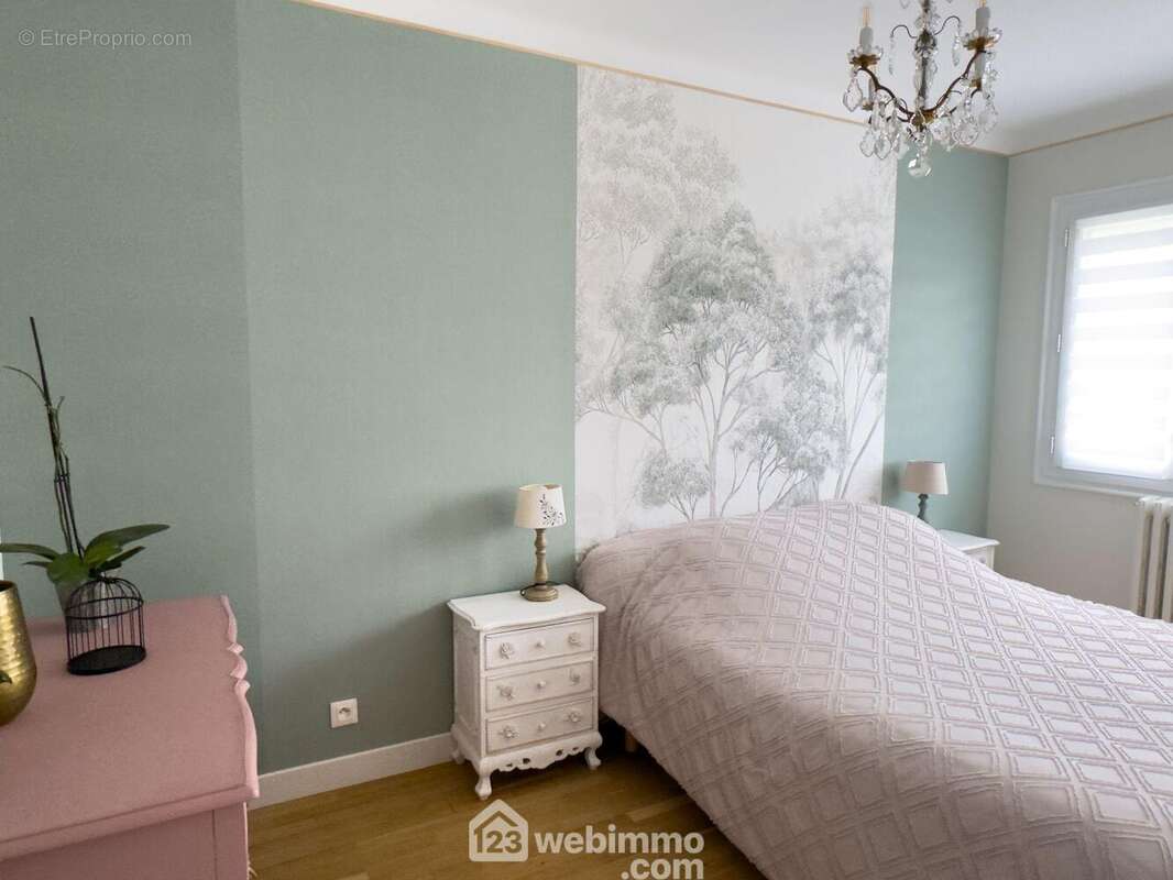 Le rez-de-chaussée se termine avec une chambre et un WC séparé. - Maison à TOUTLEMONDE