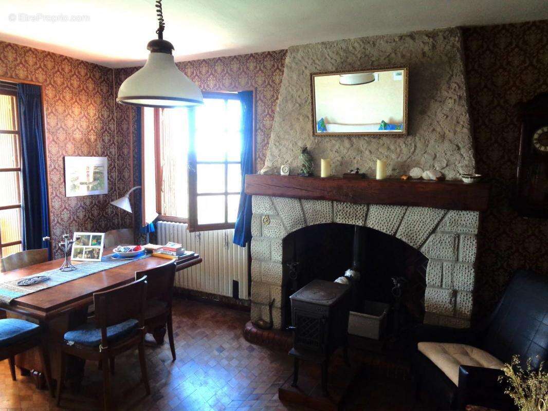 Maison à MONTAGRIER