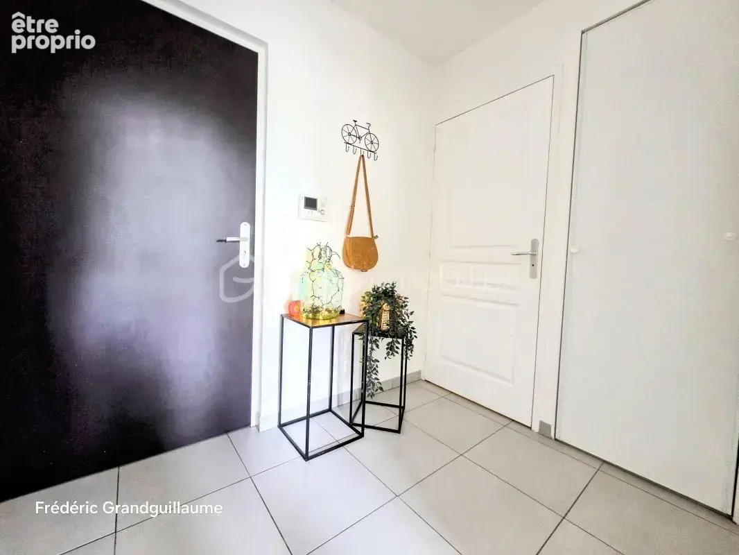 Découvrez cet élégant T2 : Confort, sécurité et emplacement stratégique à Reims ! - photo 10