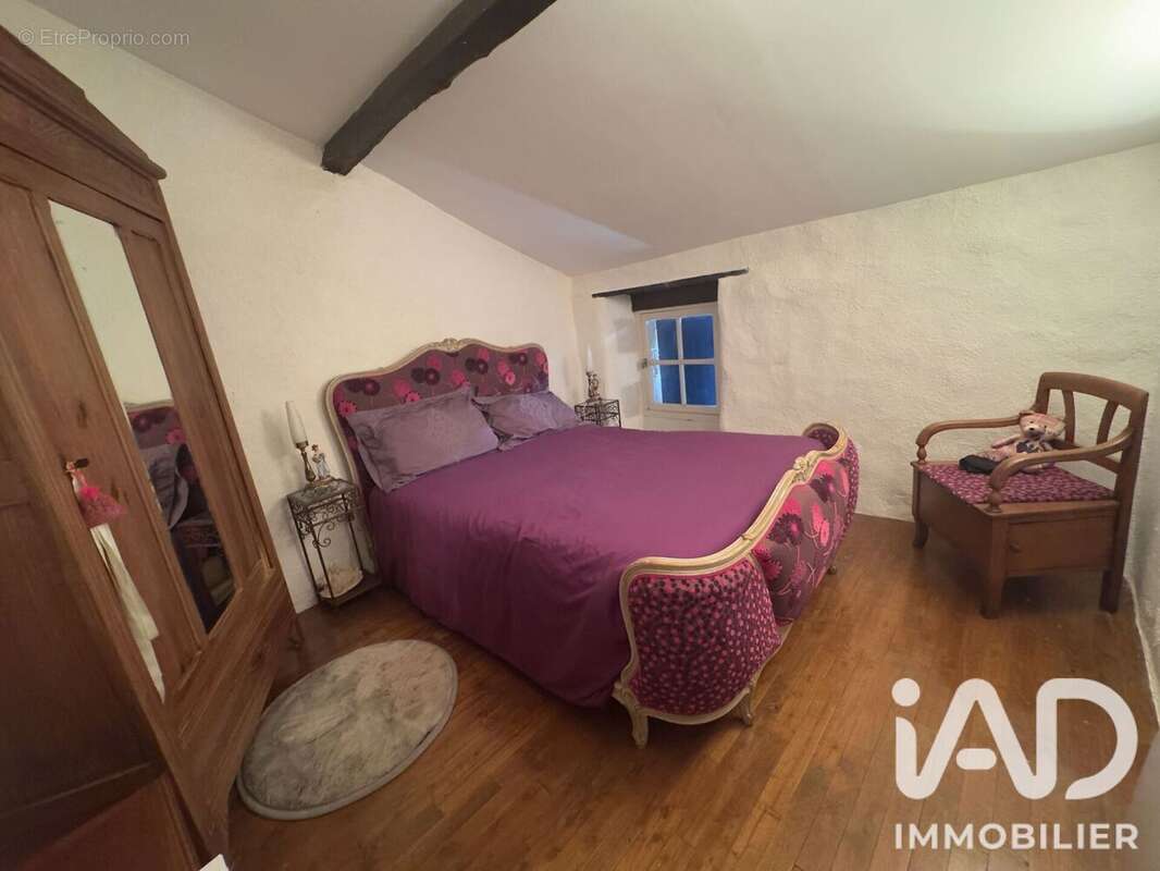 Maison 250 m² à Vanzay  - photo 7