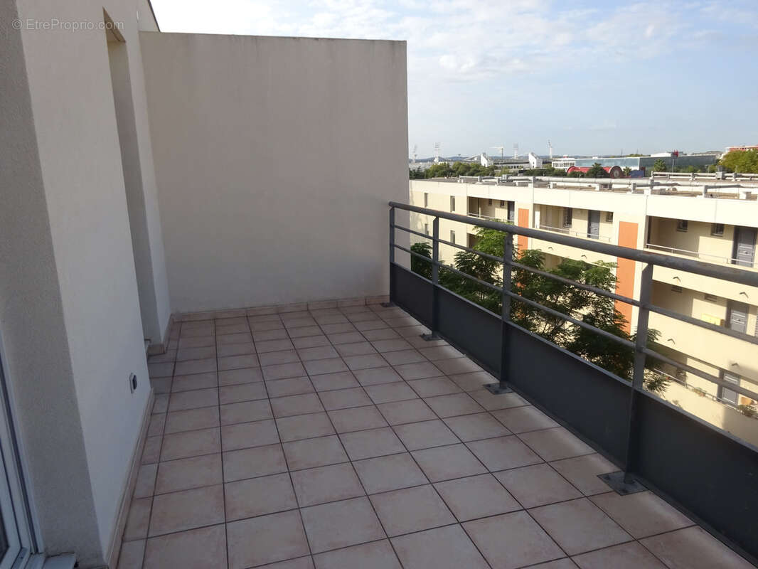 Quartier des 7 Collines, P2 loué de 42 m2 environ au dernier étage d'une  résidence sécurisée avec terrasse de - photo 8