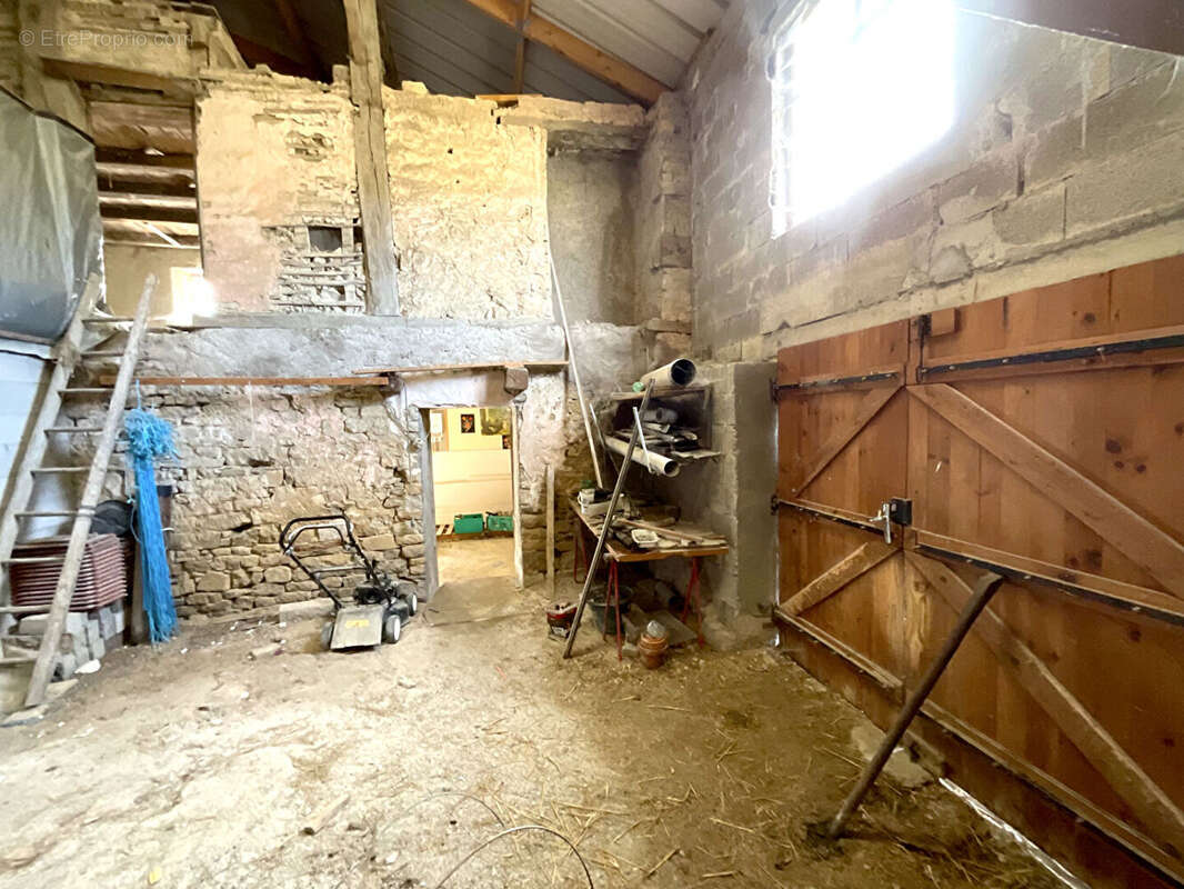 Maison à POLAINCOURT-ET-CLAIREFONTAINE