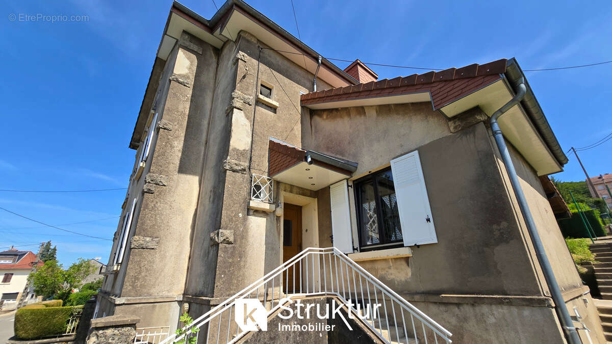 Maison à AUDUN-LE-TICHE