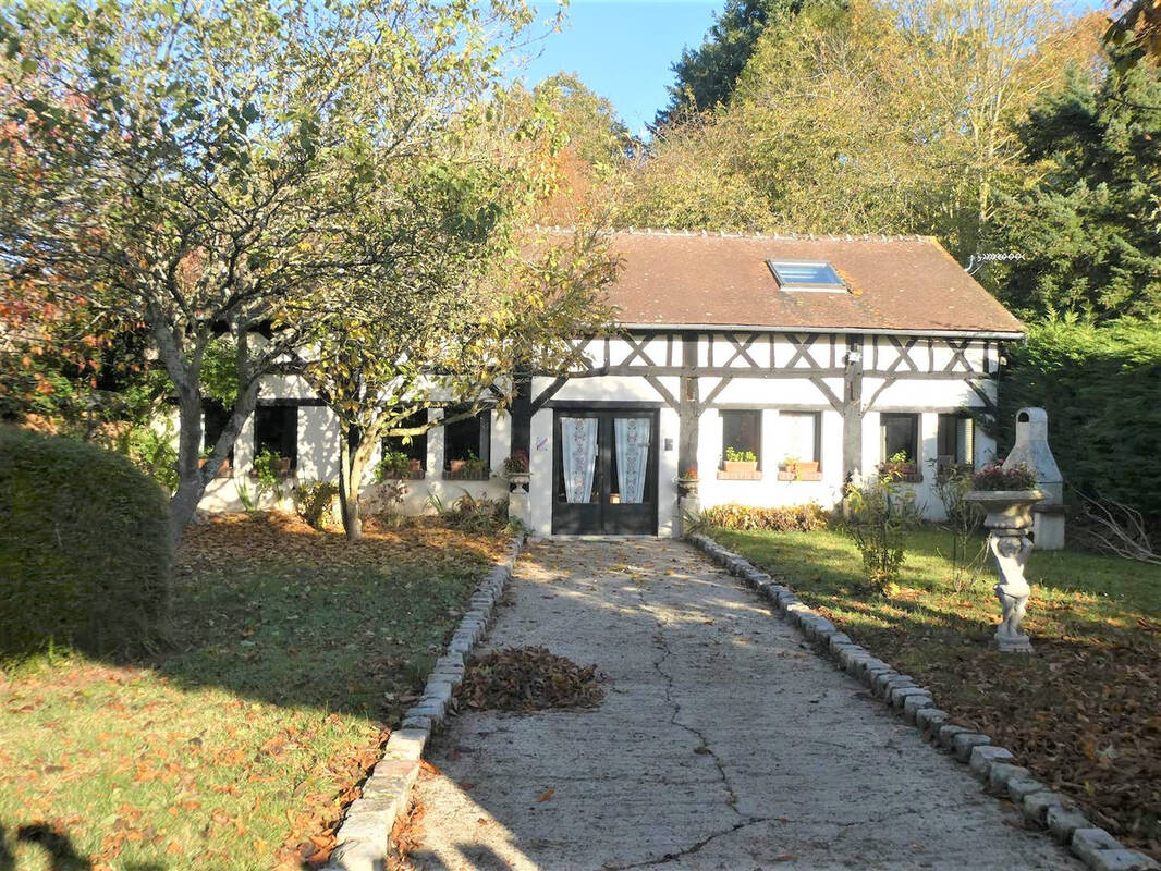 Maison à MARCILLY-LA-CAMPAGNE