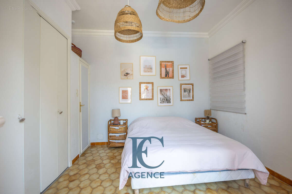 Maison 4 pièces piscine garages au Brusc - photo 6