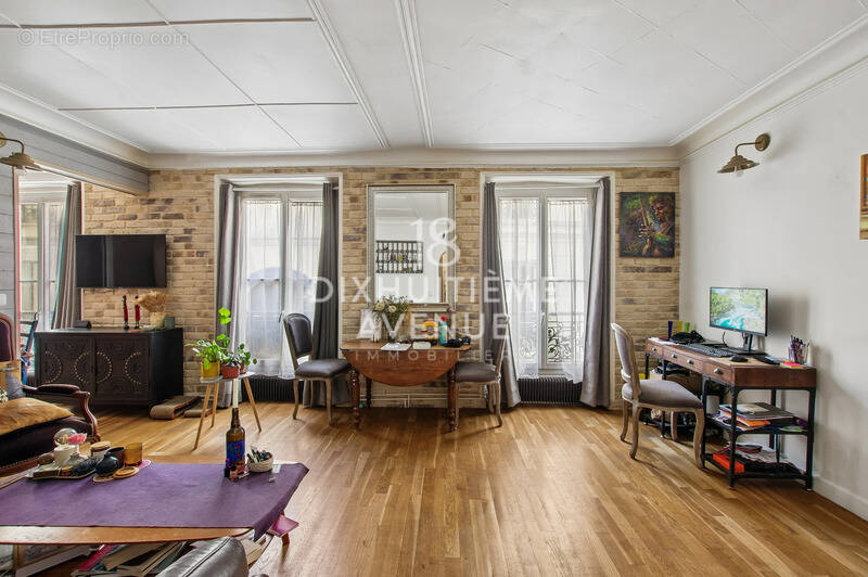 Appartement à PARIS-18E