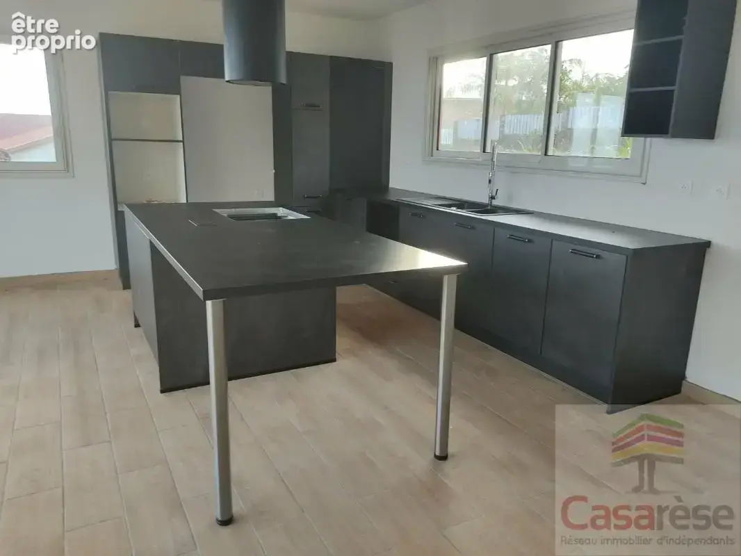 Maison 5 pièces 110 m² à vendre à Les Avirons (97425) - photo 2