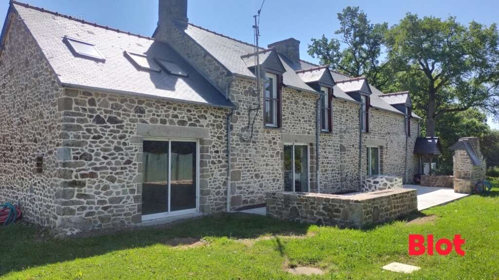 Maison à MEZIERES-SUR-COUESNON