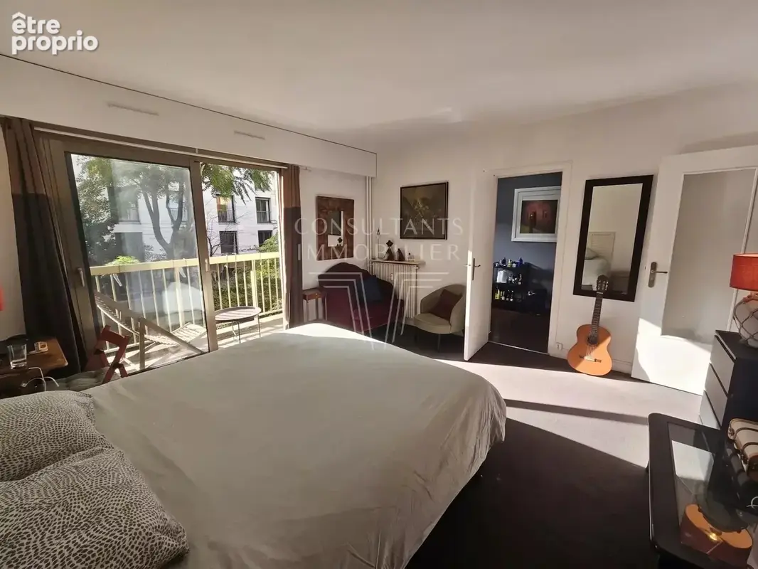 Passy - 33 m2 - grand balcon sud-ouest - - photo 2